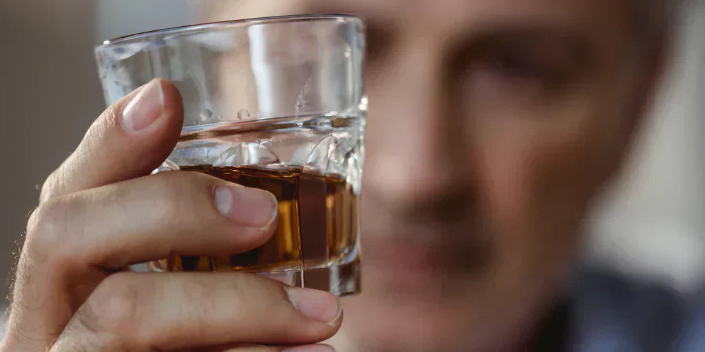 Alkohol i muško zdravlje: Kako hormoni, jetra i metabolizam masti bivaju pogođeni